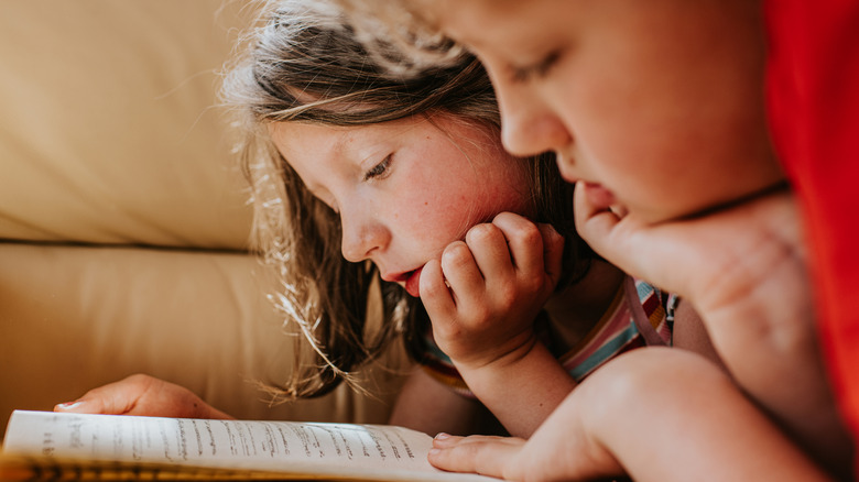 two children reading