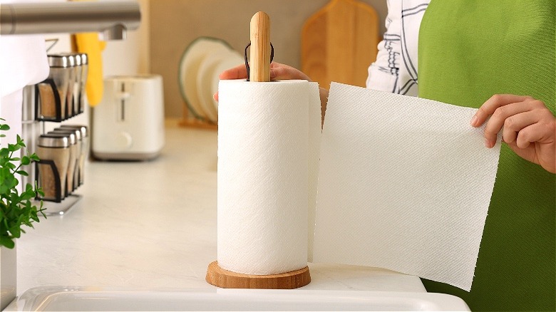 Pulling paper towel from roll