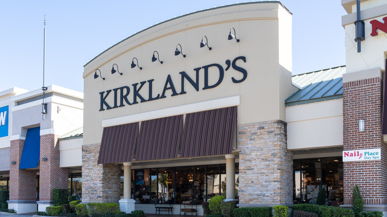 Front façade of a Kirkland's retail store