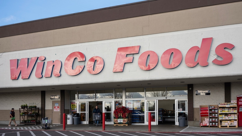 Tigard, Oregon WinCo Foods location