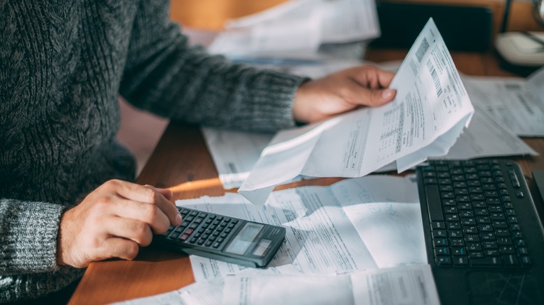 Calculating debts and bills