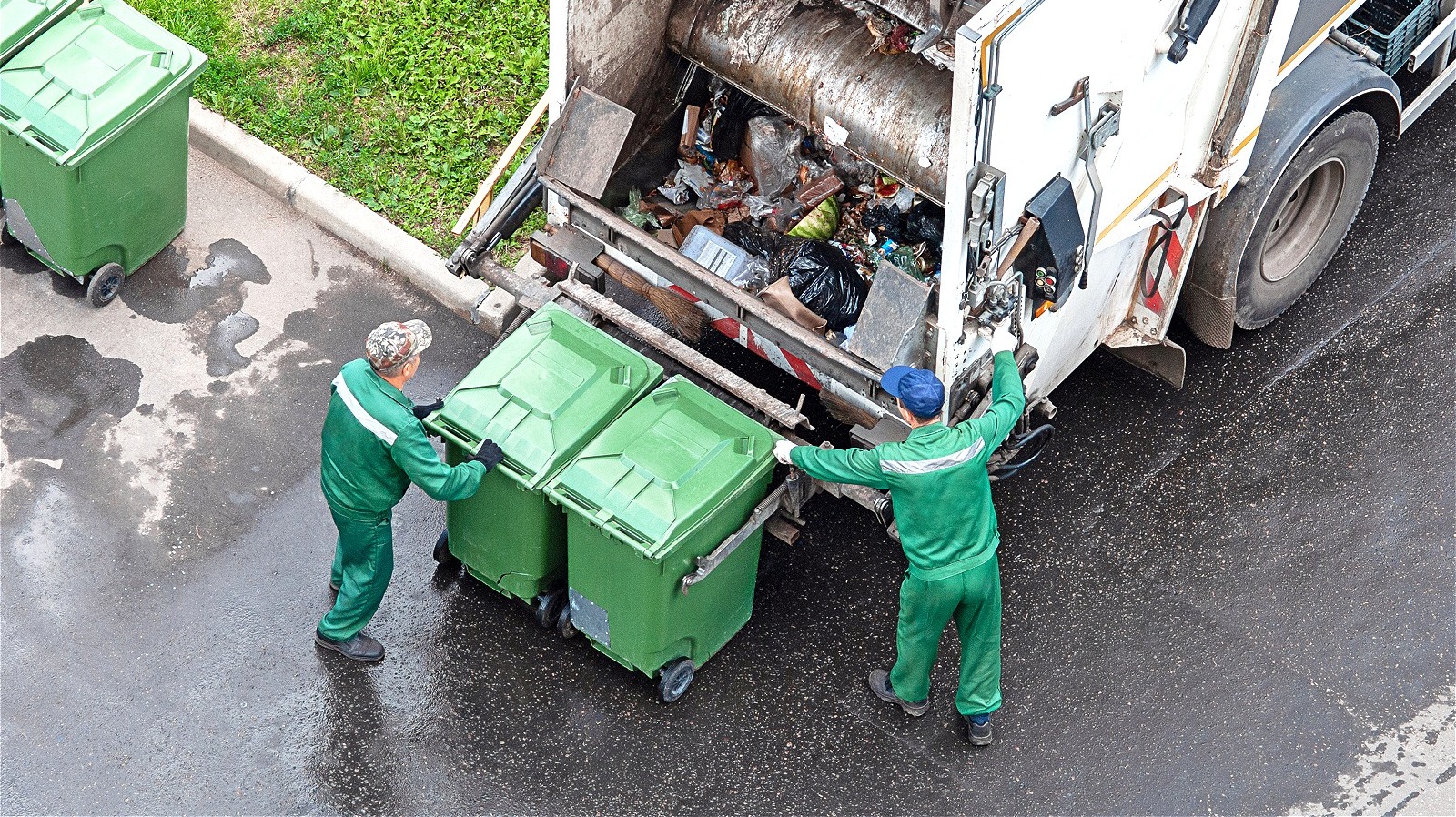 How Much Money Does Garbage Collectors Make