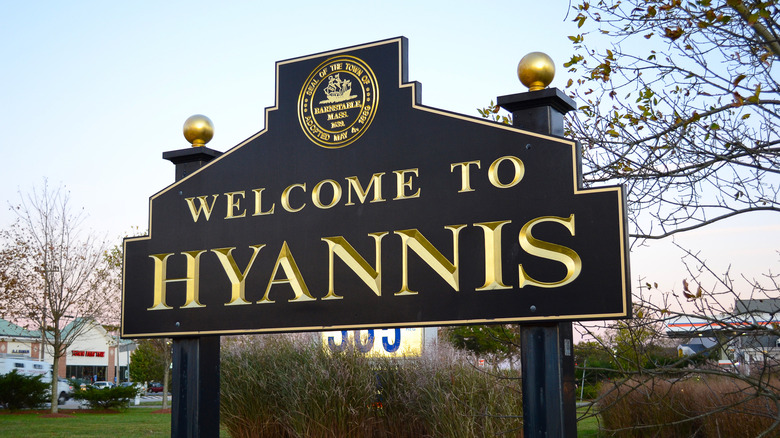 A welcome sign in Hyannis Point, Massachusetts