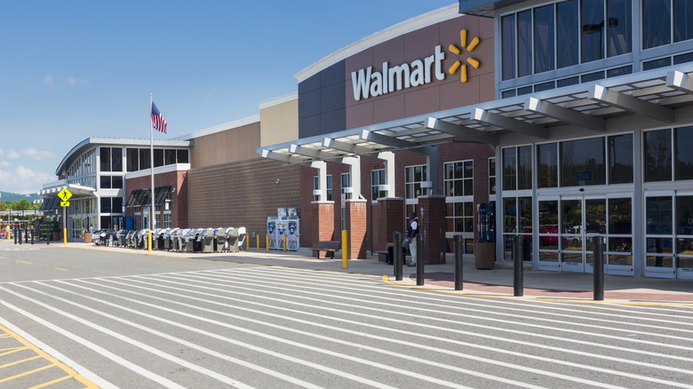 the front of a Walmart store