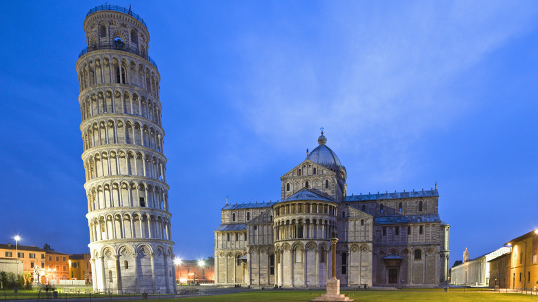 Piazza (square) dei Miracoli, the Leaning Tower