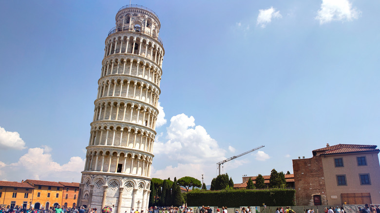 a view of the Leaning Tower of Pisa