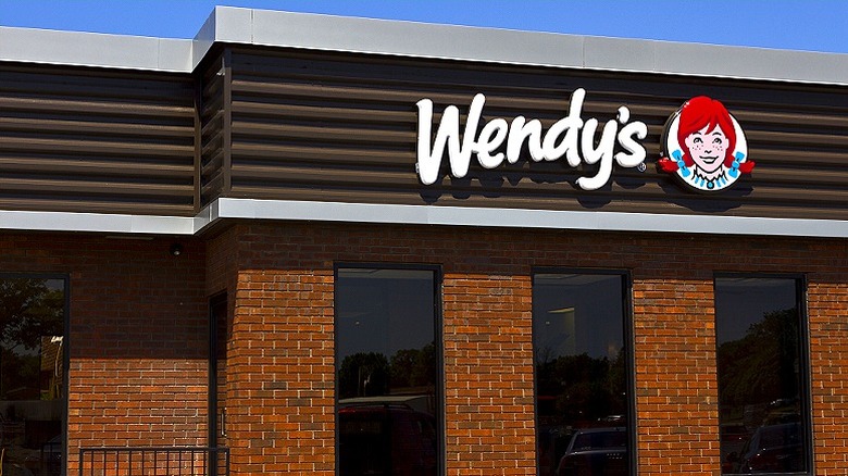 Exterior view of Wendy's restaurant location