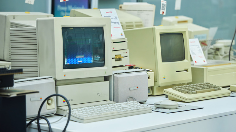 Old Apple computers in museum