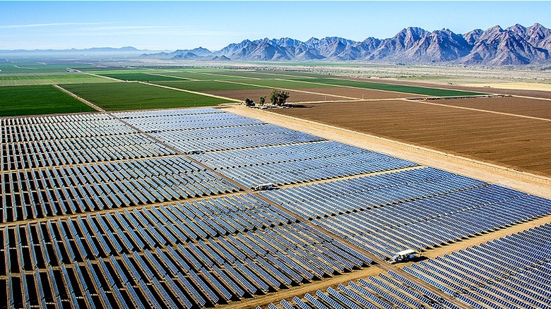 Field of Arizona solar panels