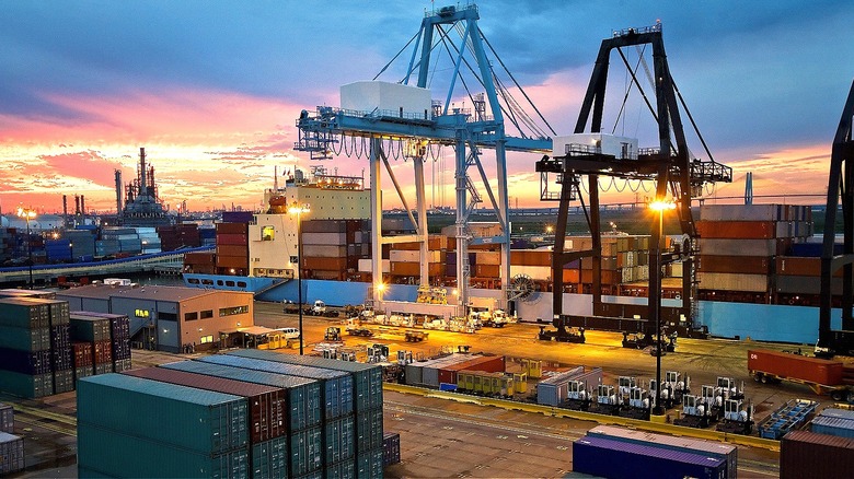 Jacksonville, Florida, port at dawn