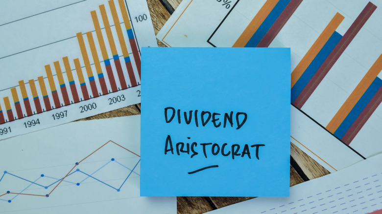 dividend aristocrat on post-it note