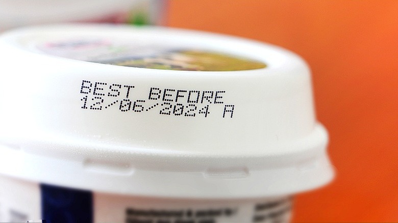 Food expiration date label