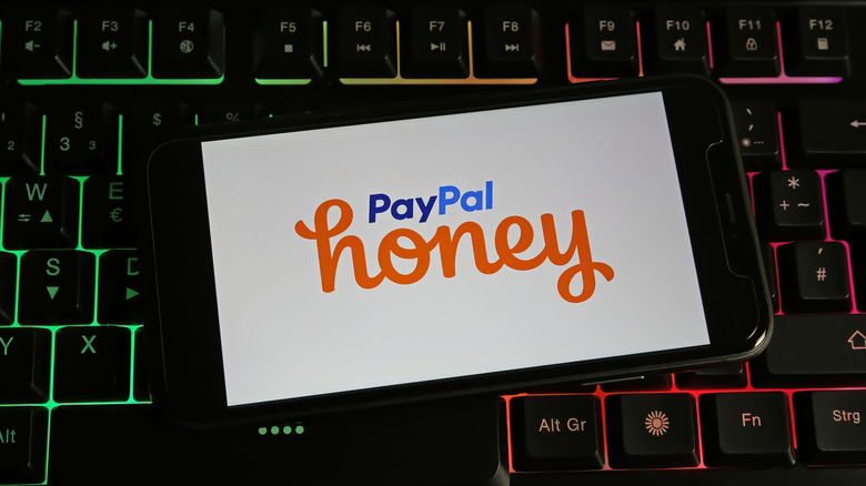 Closeup of logo lettering of Paypal Honey