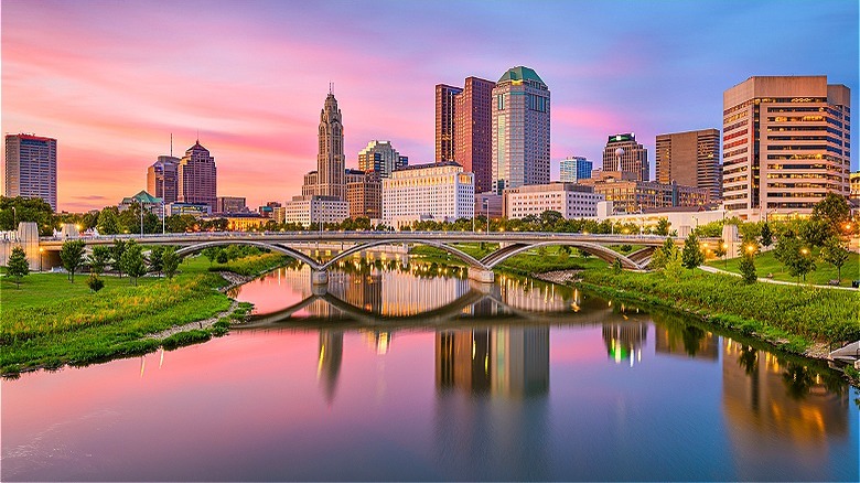 Columbus, Ohio, river and skyline