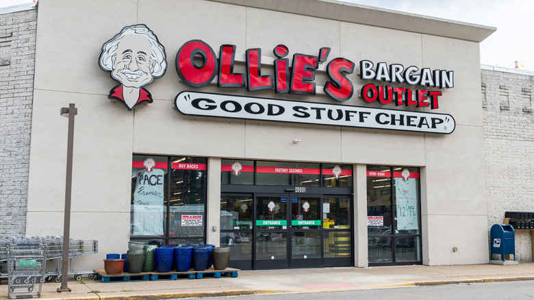 exterior of Ollie's Bargain Outlet store