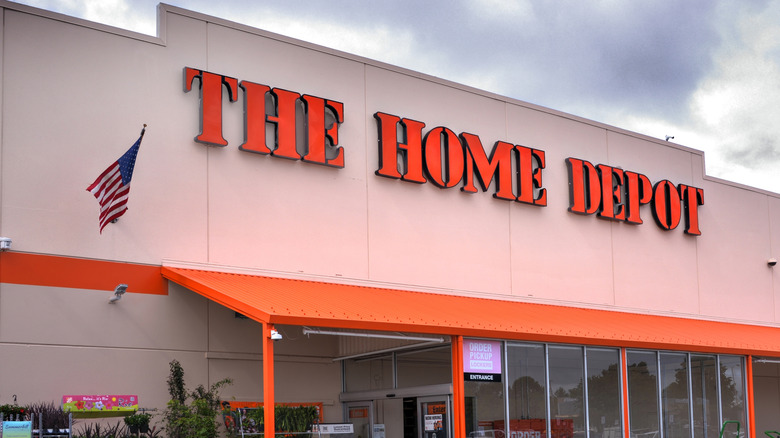 Front façade of Home Depot store