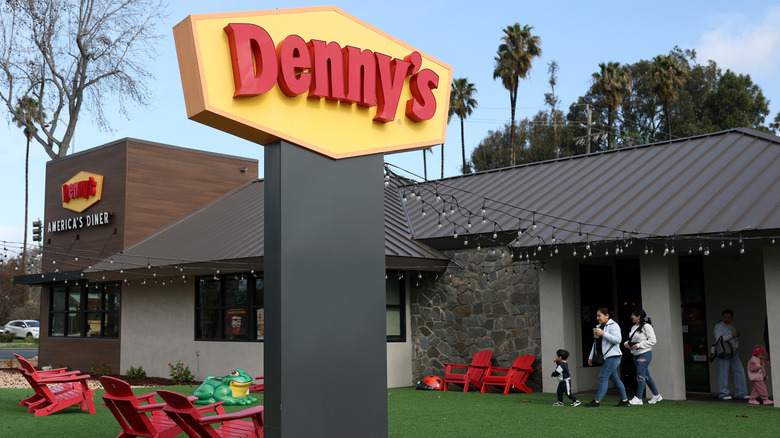 Hayward, California Denny's location