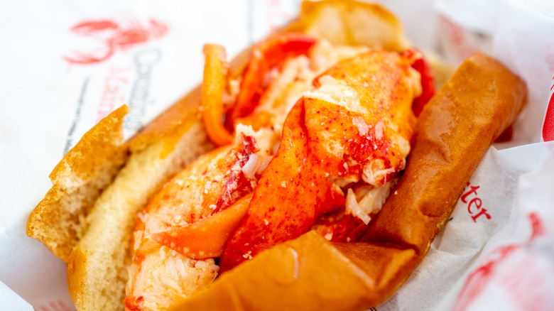 cousins maine lobster roll