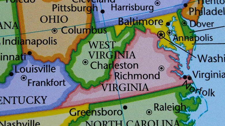 West Virginia center on map