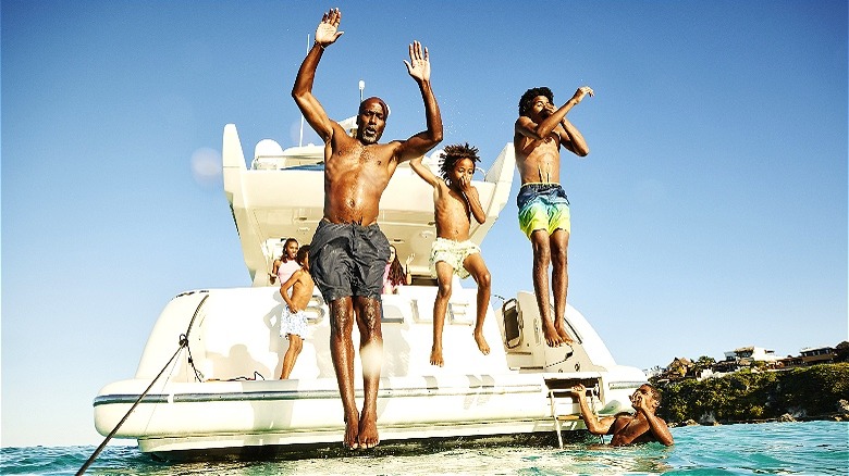 Family jumps from vacation boat