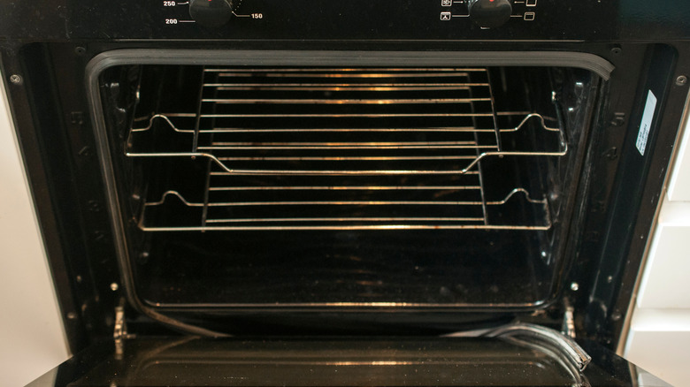 oven with damaged seal