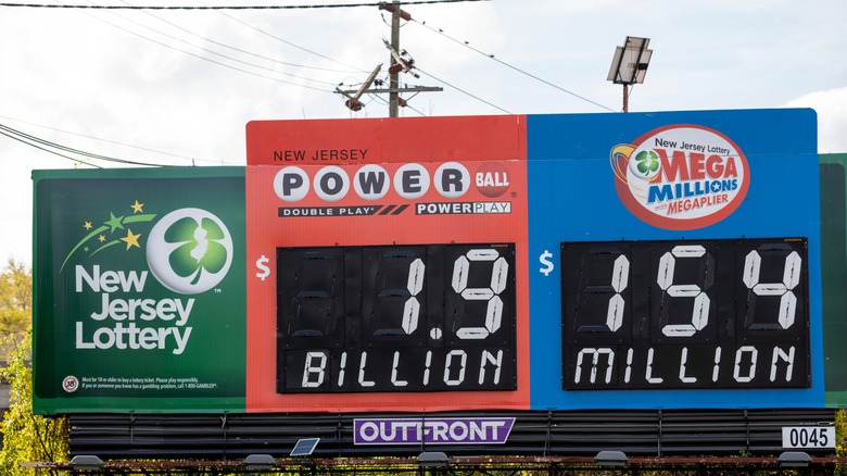 A billboard of 1.9 Billion of New Jersey Lottery Powerball