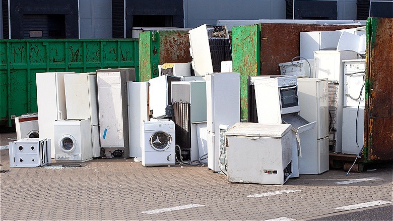 Collection of shabby used appliances