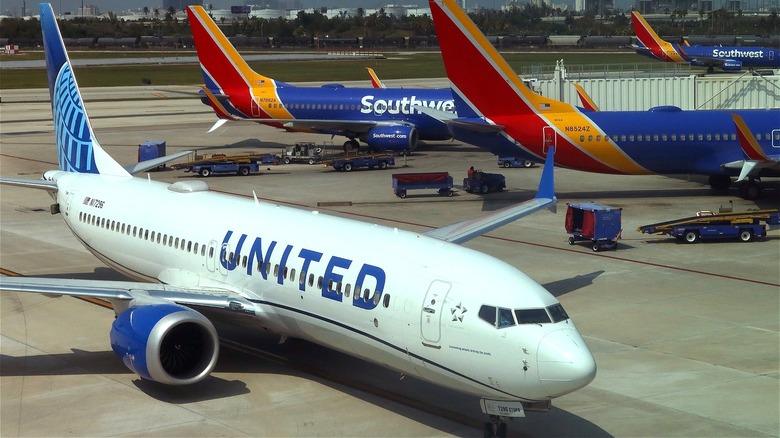 United and Southwest planes