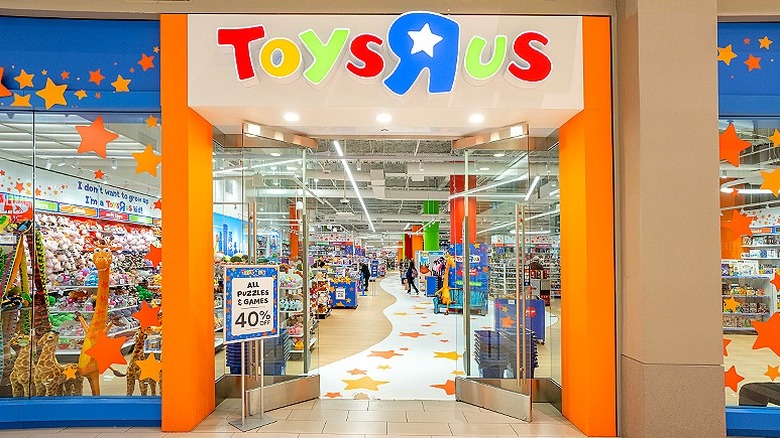 Toys R Us in 2024 mall