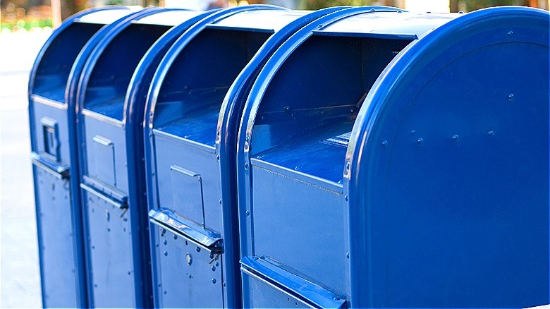 USPS blue collection boxes