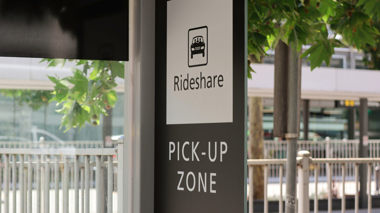 rideshare pick-up sign