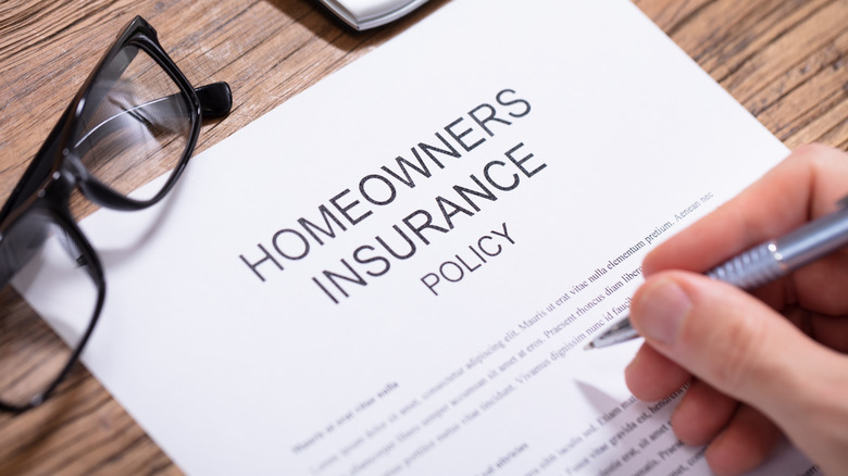 A printed homeowners insurance policy form