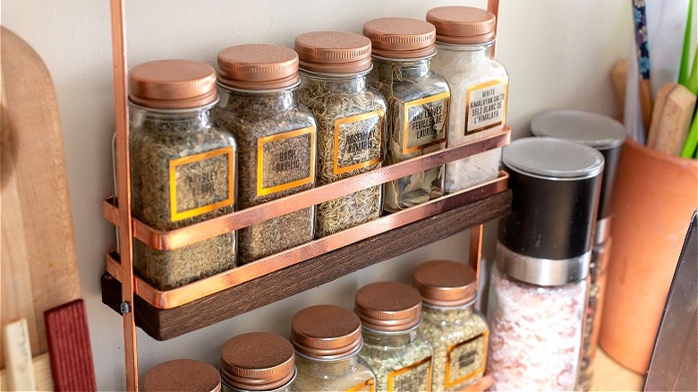 Spice rack is full